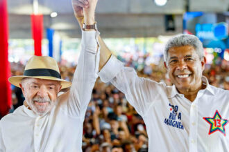 Na Bahia, Lula defende escolha atenta de quem vai cuidar do destino da gente